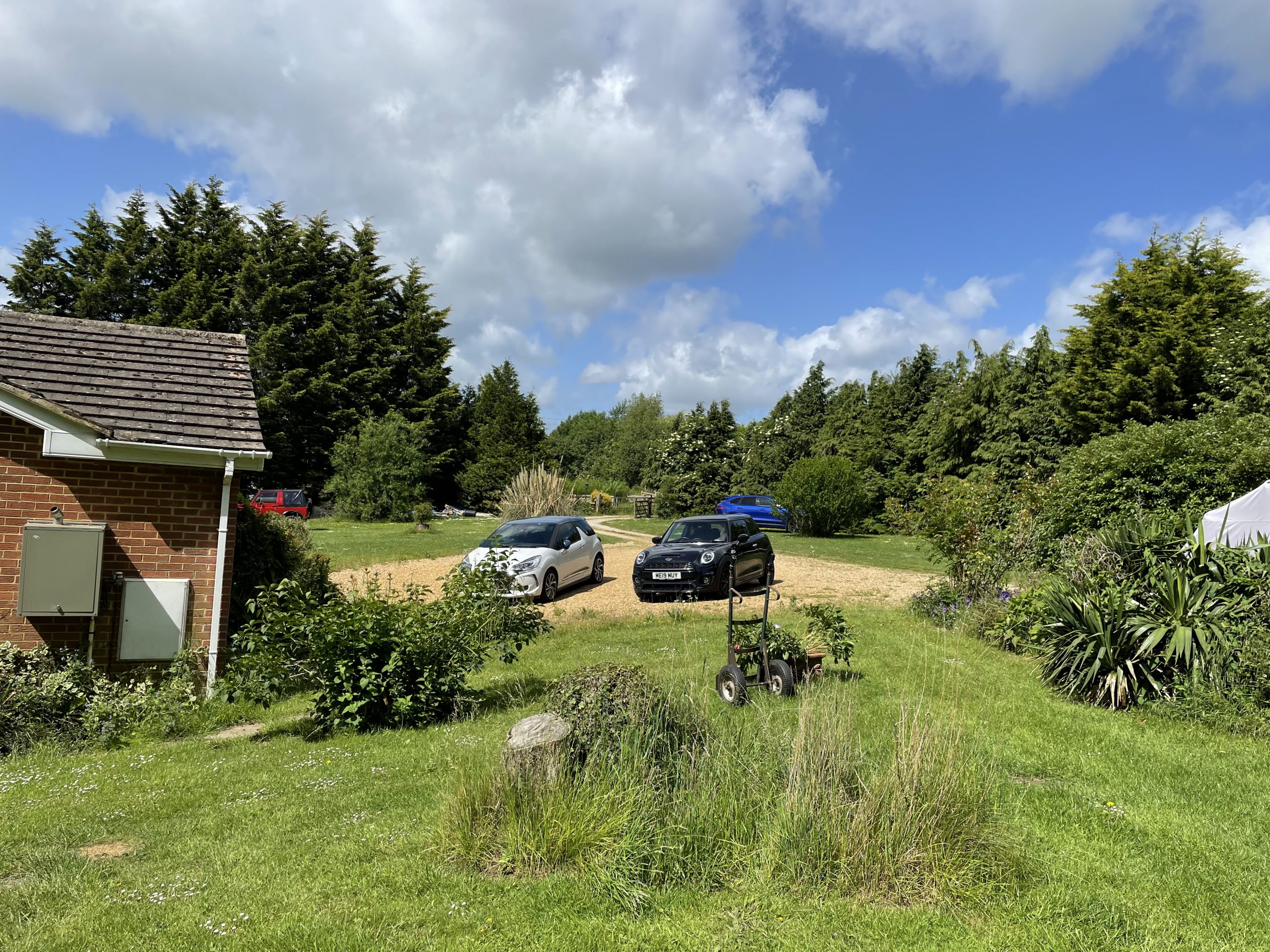 4 Side The Mellows facing Drive